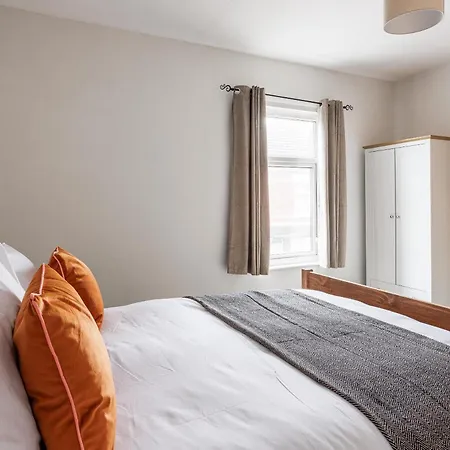 דירה 3 Bedroom Perfect For Contractors