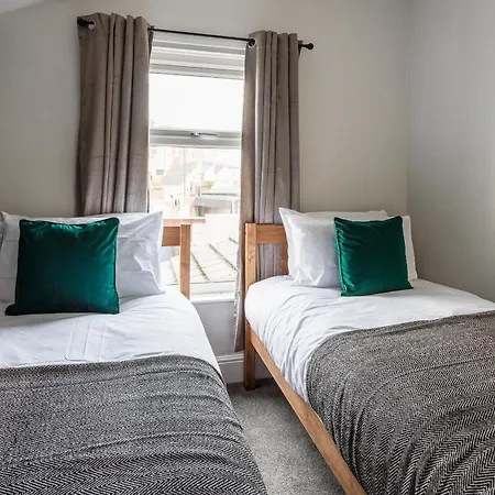 3 Bedroom Perfect For Contractors Redcar