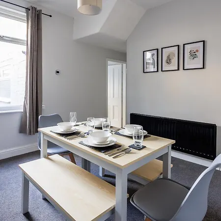 3 Bedroom Perfect For Contractors Apartment Redcar